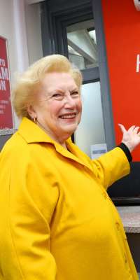 Denise Robertson, British writer and television broadcaster (This Morning), dies at age 83