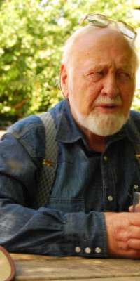 Bill Mollison, Australian researcher, dies at age 88