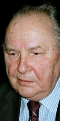 Jerzy Szacki, Polish sociologist., dies at age 87