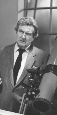 Patrick Macnee, English-American actor (The Avengers)., dies at age 93