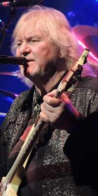 Chris Squire, English bass guitarist (Yes), dies at age 67