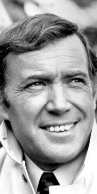 Val Doonican, Irish singer., dies at age 88