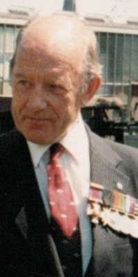 Michael J. H. Walsh, British Army general, dies at age 88
