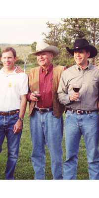 Ray Duncan, American entrepreneur and winemaker., dies at age 84