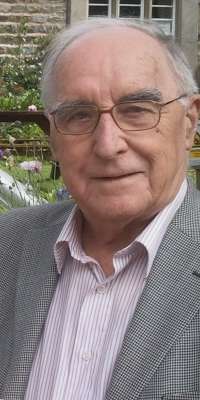 W R Mitchell, British writer and editor {Dalesman)., dies at age 87