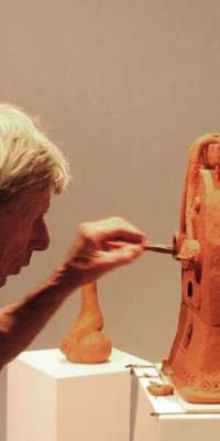 Barry Brickell, New Zealand ceramic artist., dies at age 80