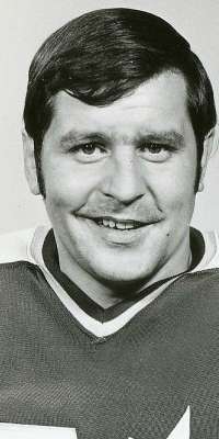 Bill Plager, Canadian ice hockey player (St. Louis Blues)., dies at age 70