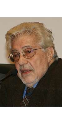 Ettore Scola, Italian film director, dies at age 84