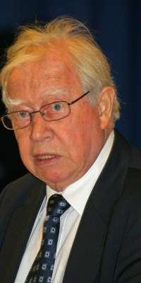 Hans Mommsen, German historian., dies at age 85