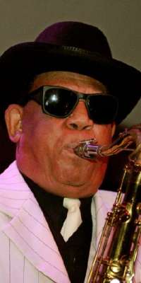 Joe Houston, American jazz and R&B saxophonist., dies at age 89