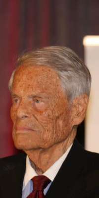 Ralph Hauenstein, American philathropist and businessman., dies at age 103