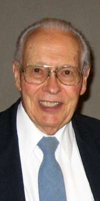 Robert M. Cundick, American organist and composer., dies at age 89
