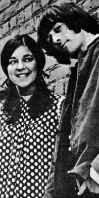 Signe Toly Anderson, American singer (Jefferson Airplane)., dies at age 74