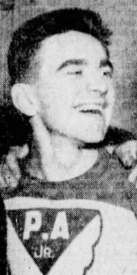 Steve Hrymnak, Canadian ice hockey player (Chicago Black Hawks)., dies at age 89