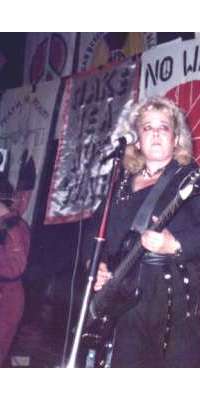Vi Subversa, singer and guitarist of British anarcho-punk band Poison Girls, dies at age 80