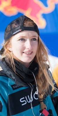 Estelle Balet, Swizz snowboarder, dies at age 21