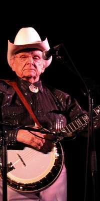 Ralph Stanley, American bluegrass musician, dies at age 89