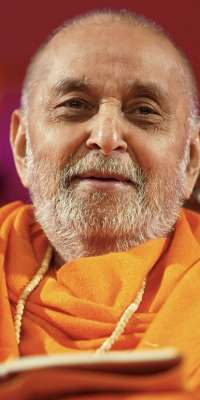 Pramukh Swami Maharaj, Indian religious leader., dies at age 94