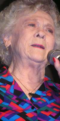 Jean Shepard, American singer-songwriter., dies at age 82