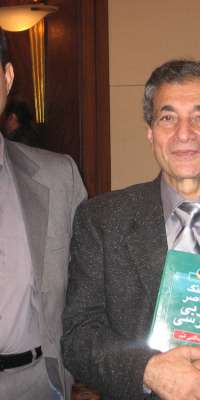 Farouk Shousha, Egyptian poet., dies at age 80