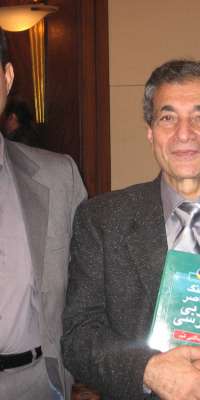 Farouk Shousha, Egyptian poet., dies at age 80