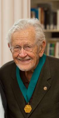 John D. Roberts, American chemist., dies at age 98