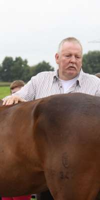 Tamme Hanken, German television personality., dies at age 56