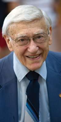 Irving A. Fradkin, American philanthropist, dies at age 95