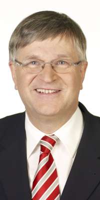Peter Hintze, German politician, dies at age 66