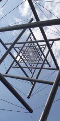 Kenneth Snelson, American sculptor (Needle Tower, dies at age 89