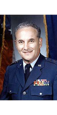 Leonard H. Perroots, American military officer, dies at age 83