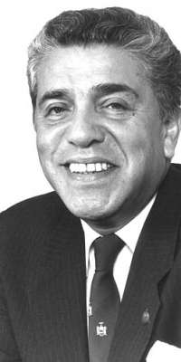 Robert Garcia, American politician, dies at age 84