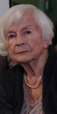 Danuta Szaflarska, Polish actress., dies at age 102
