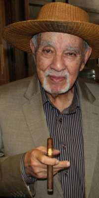 Avo Uvezian, American jazz pianist and cigar manufacturer., dies at age 91