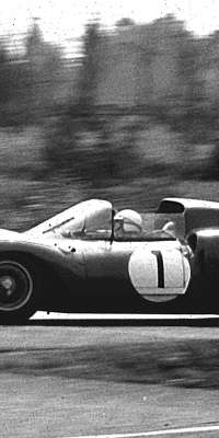 John Surtees, British motorcycle racer, dies at age 83