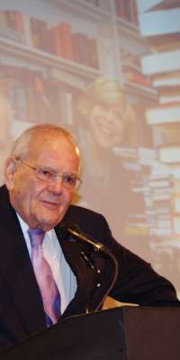 Robert B. Silvers, American editor., dies at age 87