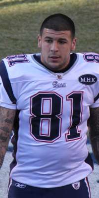 Aaron Hernandez, American Football Player and Convicted murderer., dies at age 27