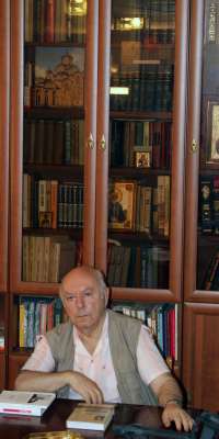 Kirill Kovaldzhi, Russian author., dies at age 87