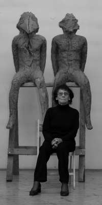 Magdalena Abakanowicz, Polish sculptor., dies at age 86