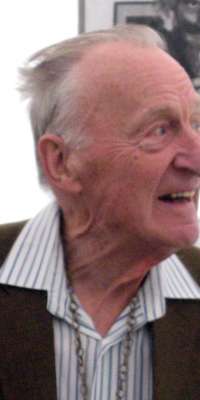 Geoffrey Bayldon, 93, dies at age -1