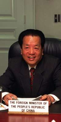 Qian Qichen, Chinese diplomat, dies at age 89
