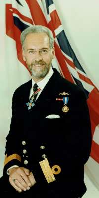 Laurie Brokenshire, English Rotal Navy officer and magician., dies at age 64