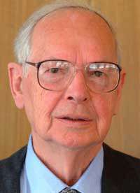 Sir Ninian Stephen, Australian judge, dies at age 94