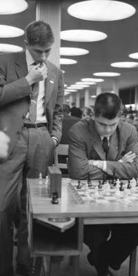 William Lombardy, an American chess grandmaster., dies at age 79