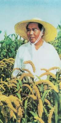 Hou Bo, Chinese photographer., dies at age 93