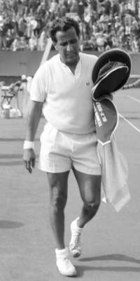 Pancho Segura, Ecuadorian tennis player., dies at age 96