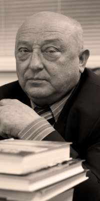 Ivan Feodosiyovych Korsak, Ukrainian writer and journalist., dies at age 71