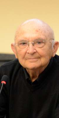 Aharon Appelfeld, 85, dies at age 85