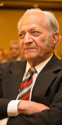 Ali Asghar Khodadoust, Iranian physician., dies at age 83