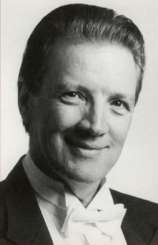 Arthur Davies, Welsh opera singer., dies at age 77